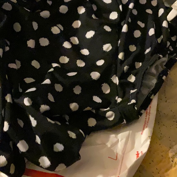 Carol Rose Black and White Polka Dot Short Sleeves Blouse Elastic Neckline XL - Picture 13 of 14